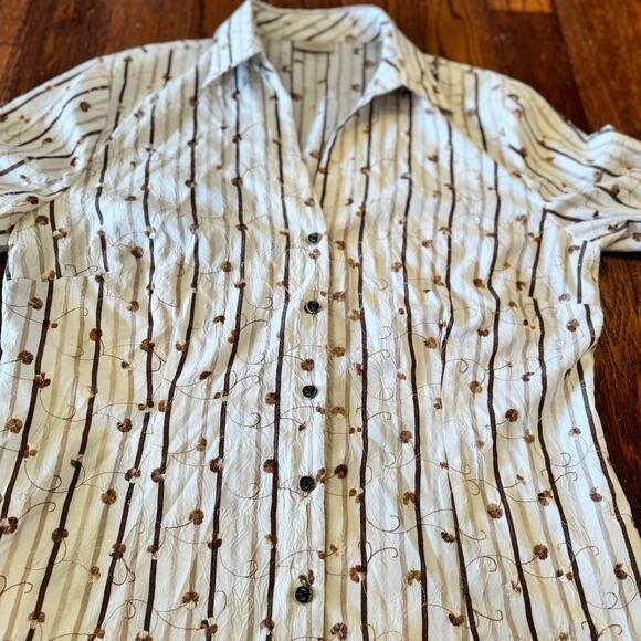 Landhaus C&A Naturally Women's L
Blouse Large Button Up European Embroidered - Picture 3 of 10